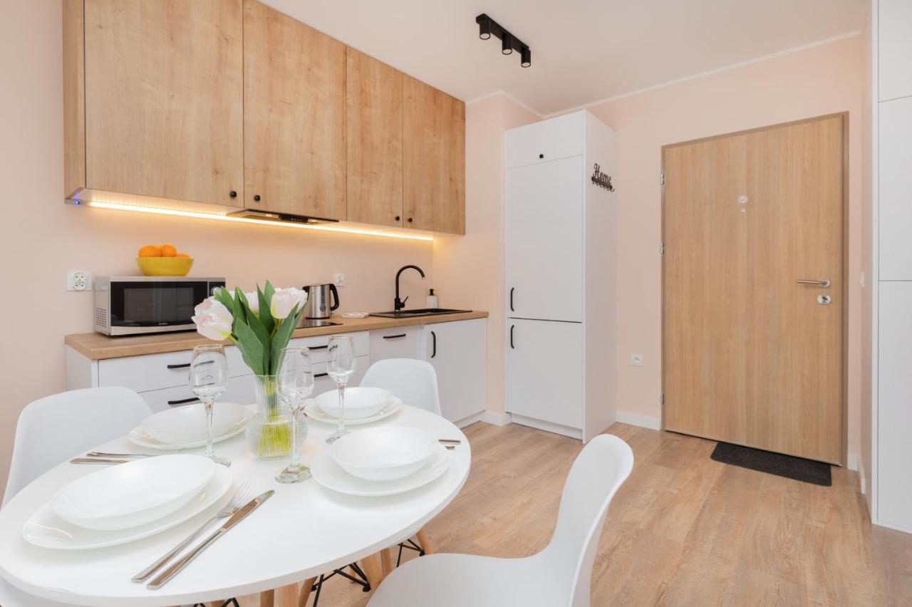 Osiedle Latarnikow Apartment With Parking Gdansk By Noclegi Renters Esterno foto