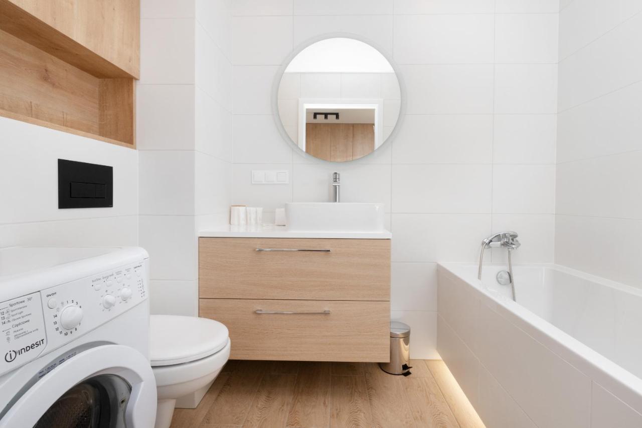 Osiedle Latarnikow Apartment With Parking Gdansk By Noclegi Renters Esterno foto